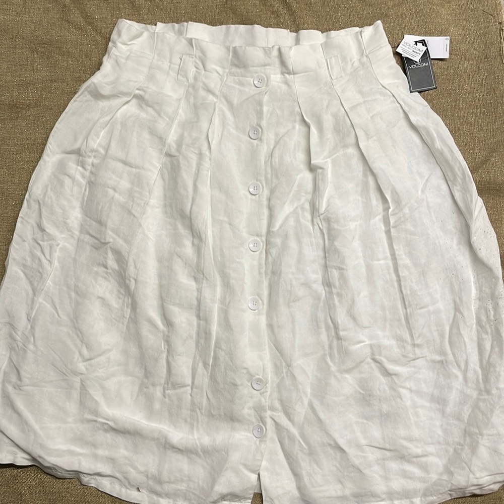 Volcom Deep Tracks Skirt. Linen. White. New. Size XXL
